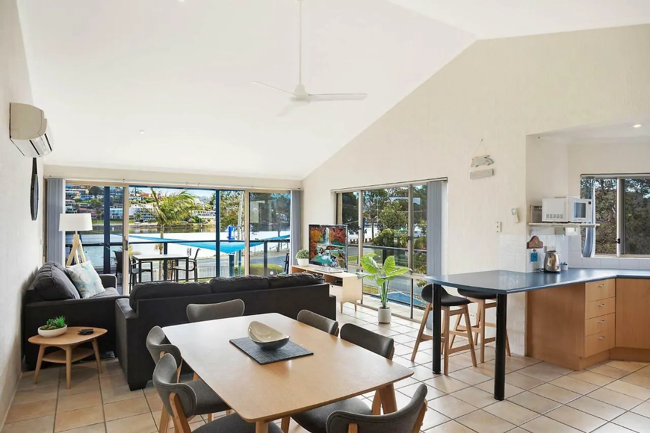 Sails Luxury Apartments ميريمبولا شقة فندقية